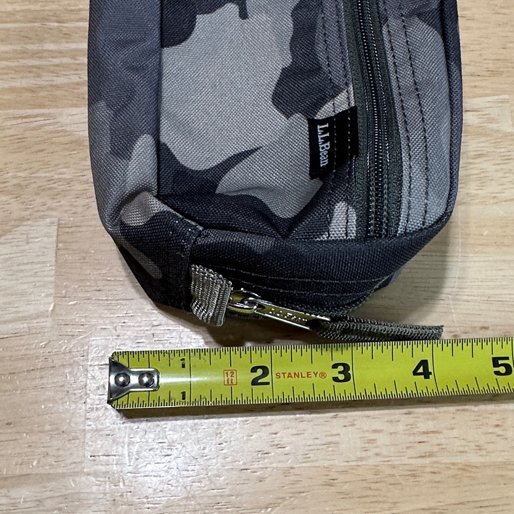 L.L. Bean green Camouflage Pouch Bag - Picture 8 of 11